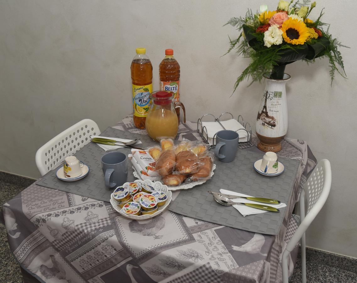 Charm Airport Bed & Breakfast Reggio di Calabria Bagian luar foto